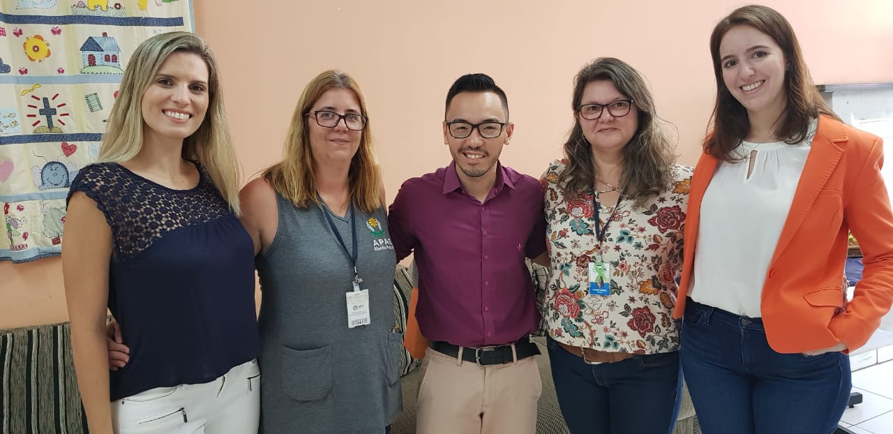 Equipe da Bild faz entrega do valor arrecadado com as inscrições (Foto: Reprodução)